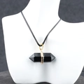 Collana con ciondolo in ossidiana nera esagonale a doppia punta con chiusura dorata - Ossidiana