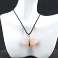 Collana con ciondolo a prisma esagonale in cristallo rosa con chiusura dorata su cordino - Avventurina Rosa