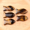 Fisch-Anhänger aus braunem Tigerauge mit natürlichen Streifen für DIY-Schmuck - Tigerauge (Einzelne Perle)