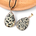 Pendente a goccia in diaspro dalmata con bordo dorato e collana in cordoncino nero - Diaspro dalmata