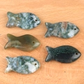 Pendentifs en agate mousse verte en forme de poisson pour la création de bijoux DIY - Agate mousse (1 pièce)
