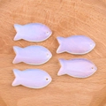 Fünf Fisch-Anhänger aus Opalglas für DIY-Halsketten und Schmuckherstellung - Synthetischer Opal (Einzelstück)