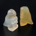 Mini statues de dinosaures sculptées en pierres précieuses d'agate blanche et jaune - Agate Naturelle
