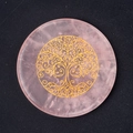 Disco de cuarzo rosa natural con grabado dorado del árbol de la vida sobre fondo negro - Cuarzo Rosa Estilo Árbol de la Vida