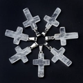 Pendenti a croce in cristallo bianco naturale con chiusura in metallo argento su nero - Cristallo di rocca