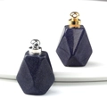 Achthoekige parfumfles hanger van blauwe goudsteen met glinsterende sterrentextuur - Blauwe Zandsteen