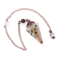 Pendolo conico in resina con scaglie di cristallo verde e spirale in rame bronzo - Prehnite