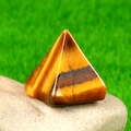 Gepolijste natuurlijke tijgeroog steen piramide met gouden strepen en chatoyance - Tijgeroog