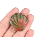 Sculpture en pierre d'unakite naturelle en forme de coquille avec motifs - Unakite