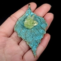 Vintage maple leaf necklace with green raw crystal clusters and oxidized bronze finish - Light Green Rough Stone Style (No. 1)