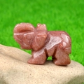 Miniatur Elefantenfigur aus rotem Erdbeerquarz, geschnitzt aus Naturstein - Violetter Aventurin