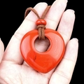 Collier pendentif cœur en jaspe rouge ajouré avec cordon brun réglable en longueur - Jaspe Rouge