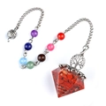 Pendule en résine rouge avec breloque Arbre de Vie et sept perles chakra colorées - Jaspe Rouge + Chaîne Chakra