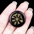 Amuleto bussola vichinga Vegvisir in pietra nera rotonda con incisione dorata lucida - Ossidiana