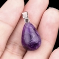 Colgante de amatista violeta con forma de lágrima y cierre de metal plateado pulido - Amatista (Cuenta Única)