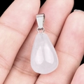 Colgante de gota de agua en piedra semipreciosa blanco lechoso con cierre plateado - Cuarzo Hialino (Cuenta Única)