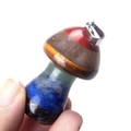 Ciondolo a fungo in pietra naturale a sette chakra con gancio in metallo argento - Stile pendente