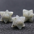 Drei natürliche Labradorit Merkaba Sterne mit blauem Glanz und Steintextur - Labradorit (Einzelstück)