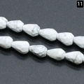 Cuentas de gota de agua talladas en howlita blanca veteada para joyas DIY - Howlita