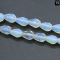 Piedras de gota facetadas azul claro con brillo opalescente para crear joyas DIY - Ópalo Sintético