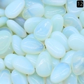 Pendenti a goccia in opalite lucida in azzurro traslucido impilati insieme - Confezione da 1 kg / Opale Sintetico