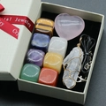 Coffret Cadeau de Cristaux Chakra avec Quartz Rose en Cœur et 7 Pierres Polies - Coffret Cadeau de 9 Pièces (1559-1)