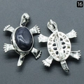 Spilla pendente a forma di tartaruga con pietra di sole blu e telaio in metallo argentato - Stile Tartaruga / Pietra Stellaria Sintetica Tartaruga