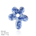 Anhänger in Form einer Blume aus blauem Punktstein mit natürlichen blauen Texturen - Blaue Punktstein Blume