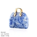Colgante mini bolso de piedra Blue Spot con asa dorada, accesorio natural de 25x27mm - Jaspe Punto Azul