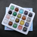 Lot de 20 sphères en pierres semi-précieuses polies dans un coffret de rangement - Style Vingt (Couleur Aléatoire)
