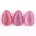 Set di tre ciondoli a goccia in pietra occhio di gatto rosa con finitura liscia - Rosa