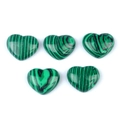 Cinque pietre di malachite a forma di cuore con motivi verdi naturali per gioielli fai da te - Malachite (Sintetica)