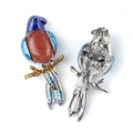 Spilla ciondolo a forma di pappagallo con pietra goldstone e smalto multicolore - Pietra del sole (Sintetico)