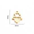 Detailopname van 12mm gouden Hamsa bedeltje met uitgesneden hart voor DIY-sieraden maken - Hand van Fatima / Goud