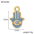 Détail du pendentif main de Fatima en émail bleu et zircone, hauteur de 1,2 cm - Pendentif Main De Fatma Émail Bleu Ciel (BP3263B6)