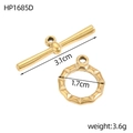 Detailansicht des goldenen herzförmigen OT-Knebelverschlusses für DIY-Schmuck mit Maßangaben - Gold Wellen Textur Stil (HP1685D)