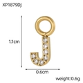 Détail du pendentif lettre J plaqué or 14K avec zircons et dimensions du produit - Style Lettre J (XP1879DJ)