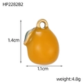 Detalle de colgante de esmalte amarillo en forma de pera con medidas 1,4x1,1cm y peso 4,8g - Estilo de Pera en Color Naranja y Amarillo (HP2282B2)