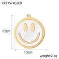 Detailansicht eines goldumrandeten Anhängers aus weißer Muschel mit genauen Maßen und Gewicht - Runder Smiley Muschelanhänger (YP2708B1)