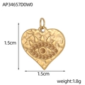 Détail du pendentif cœur œil du diable avec finition martelée dorée, 1,5cm x 1,5cm - Style Cœur Martelé Mauvais Œil (AP34657D0W0)