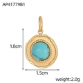 Macro detail van een vintage gouden ovale hanger met natuurlijke turquoise steen - Turkoois Groene Ronde Stijl (AP41779B1)