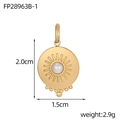 Macro-opname van een vintage gouden ovale hanger met parelmoer inleg en afmetingen - Parel Zon Patroon Stijl (FP28963B-1)