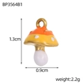 Vista macro del colgante de seta que muestra 1,3 cm de altura y detalles de esmalte - Estilo de Seta en Dos Tonos Naranja y Amarillo (BP3564B1)