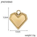 Detail van een gouden hartvormige hanger met kralenrand en matte textuur, 1,2 cm hoog - Mat Goud Hart Kralenrand Hanger (JP40769DW0)