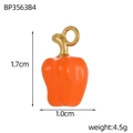 Vista dettagliata di un ciondolo a peperone arancione con altezza di 1,7 cm e larghezza di 1 cm - Stile Peperoncino Arancione (BP3563B4)