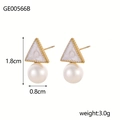 Eleganti orecchini dorati con perla bianca e triangolo in conchiglia, altezza 1.8cm - Stile Triangolare Oro (GE00566B)