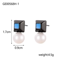 Detalle de pendientes retro con piedra azul en marco negro y perla blanca redonda - Estilo Cuadrado Azul (GE00568H-1)
