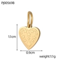 Macro d'un pendentif coeur en plaqué or 18k avec trèfle et étoile, taille 1,1x0,9 cm - Pendentif Cœur Gravé Étoile Trèfle (PJ00569B)