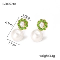 Detalle de pendientes de perlas en forma de flor con cristales verdes y medidas - Estilo Flor Verde (GE00574B)