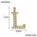 Gros plan détaillé du pendentif lettre L en acier doré serti de zircons pour bijoux - Style Lettre L (AP3040DL)